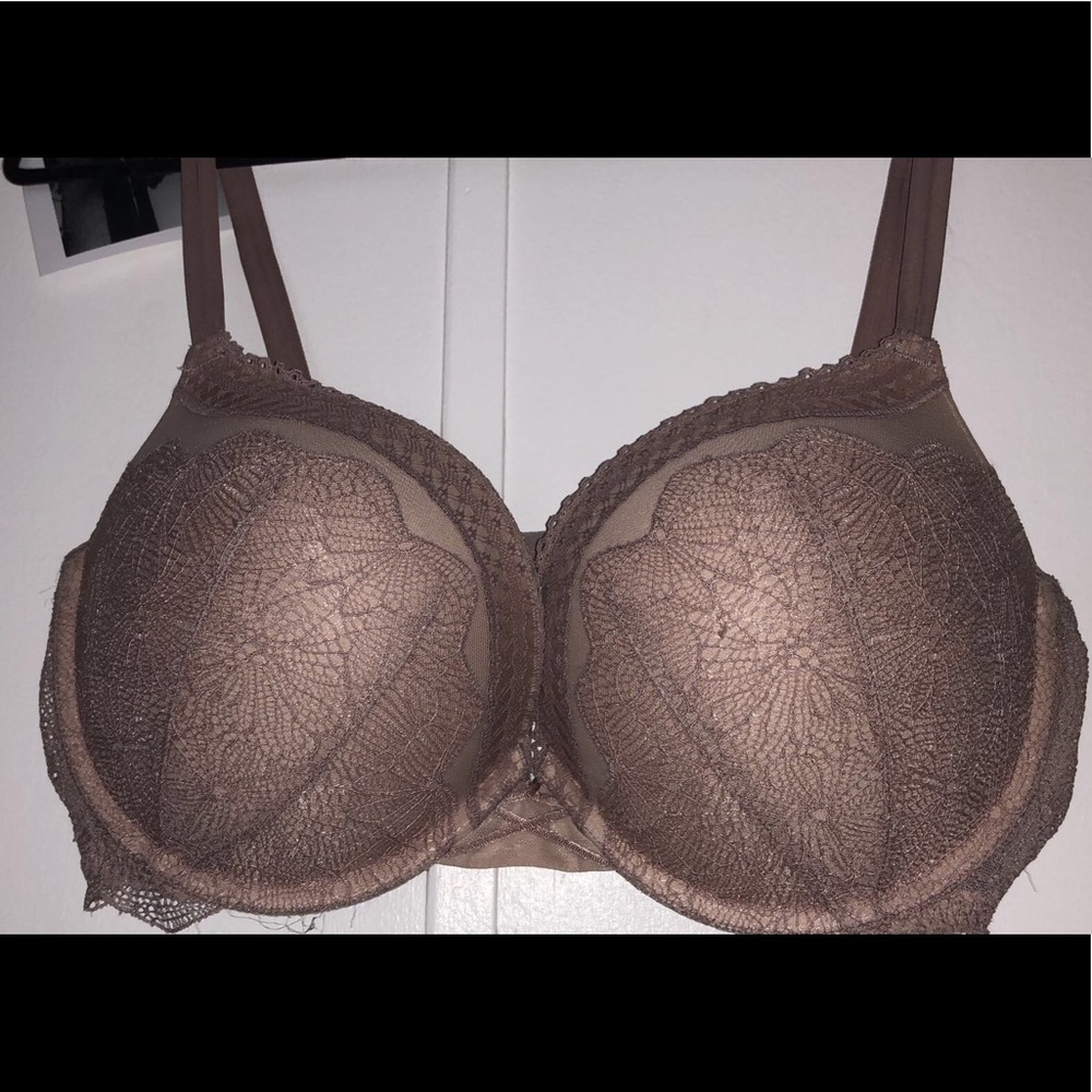 Victoria’s Secret pink lace bra